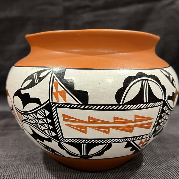 V. Tafoya Jemez New Mexico Pottery - Picture 4 of 7
